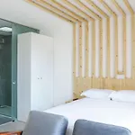 7g Roaster Hotel